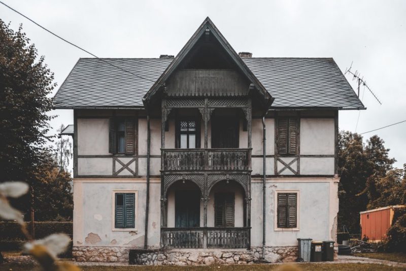 Stary dom – czy zakup to rozsądna decyzja?