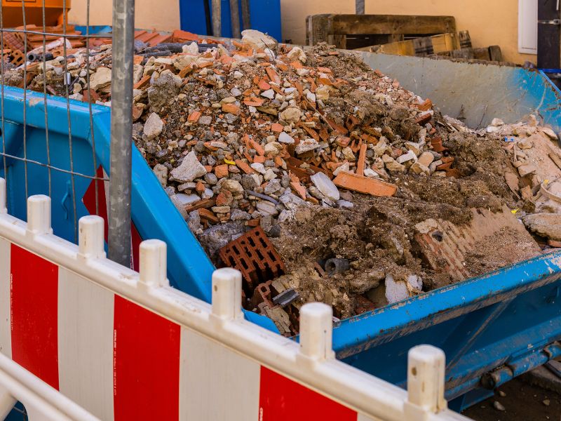 Wywóz gruzu – jak i gdzie wyrzucić odpady budowlane?
